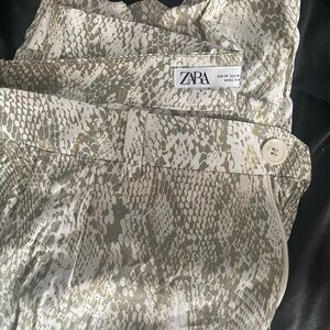 Zara Cream and White Textured Trousers